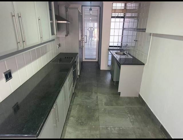 2 BEDROOM APARTMENT FOR SALE IN UMHLANGA RIDGE